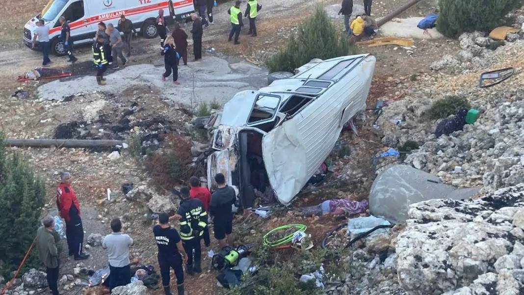 Mersin Trafik Faciasına Uyandı! 5 Ölü, 14 Yaralı 2